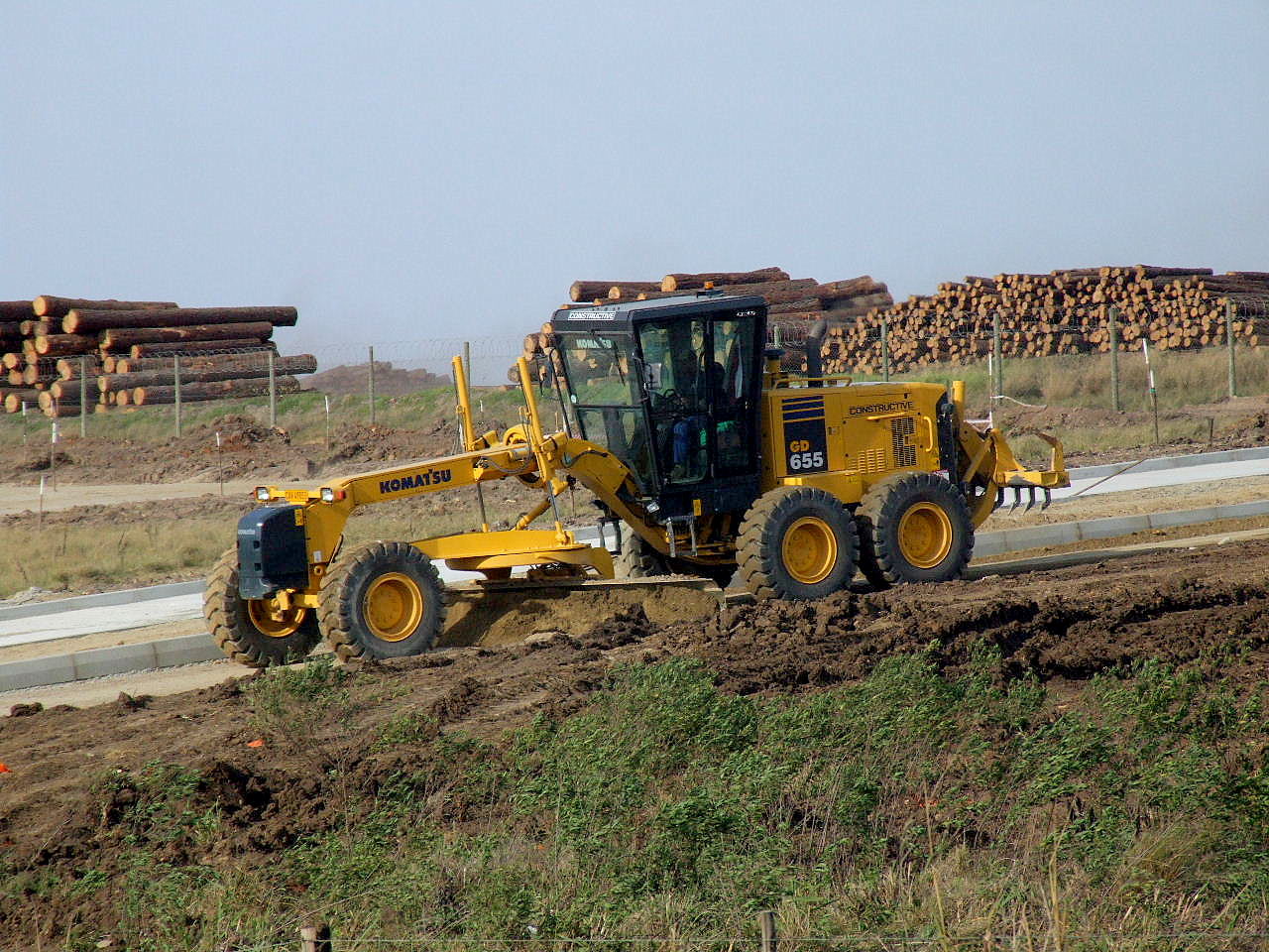 Komatsu GD705-4